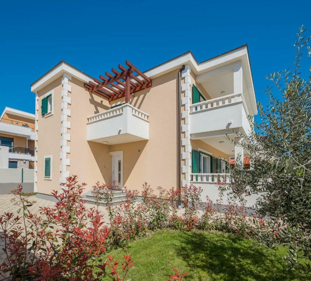 Villa Rosa Ventorum With Private Pool Near Split Kastela Bagian luar foto